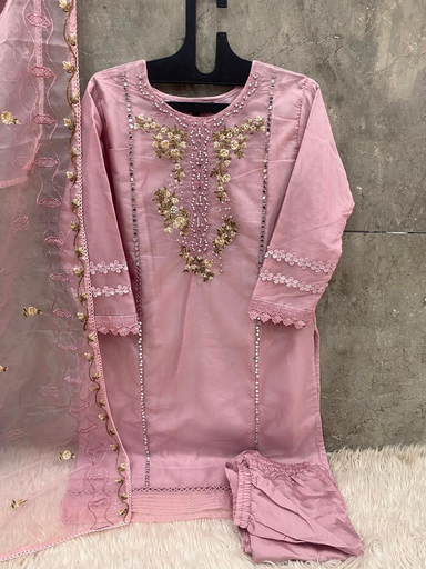 Hoor tex Heavy organza pakistani suit